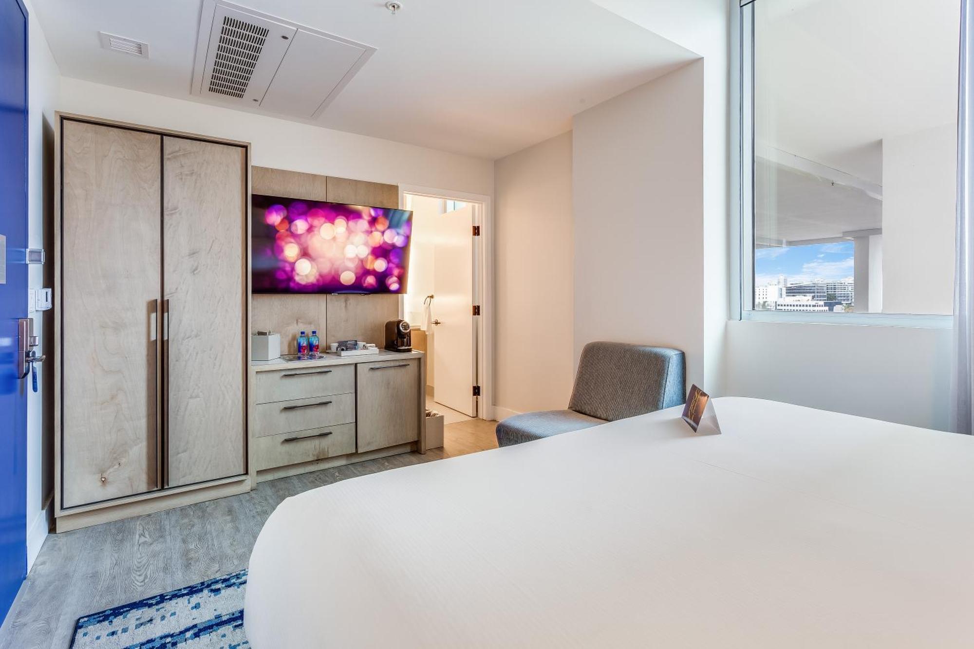 Serena Hotel Aventura Miami, Tapestry Collection By Hilton Exterior photo